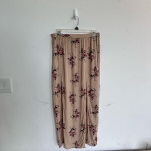 Guess Women’s Maxi Skirt with 2 Slits

Size M